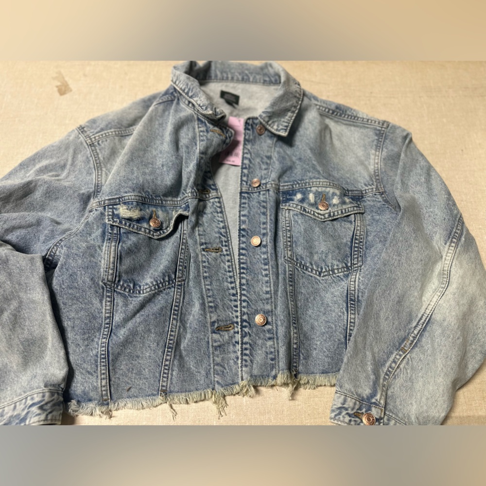 Women’s Wild Fable cropped denim trucker jacket Jean jacket - Picture 7 of 8